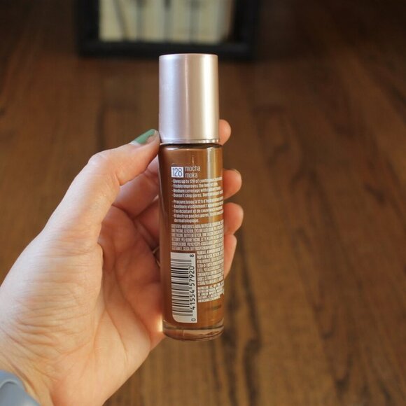 Variety Cosmetic Bundle of Liquid Foundation | L'Oréal Paris, Maybelline… - Picture 12 of 12